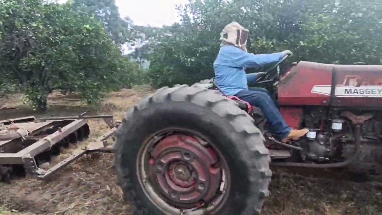 Manejo de implementos de maquinaria agrícola 