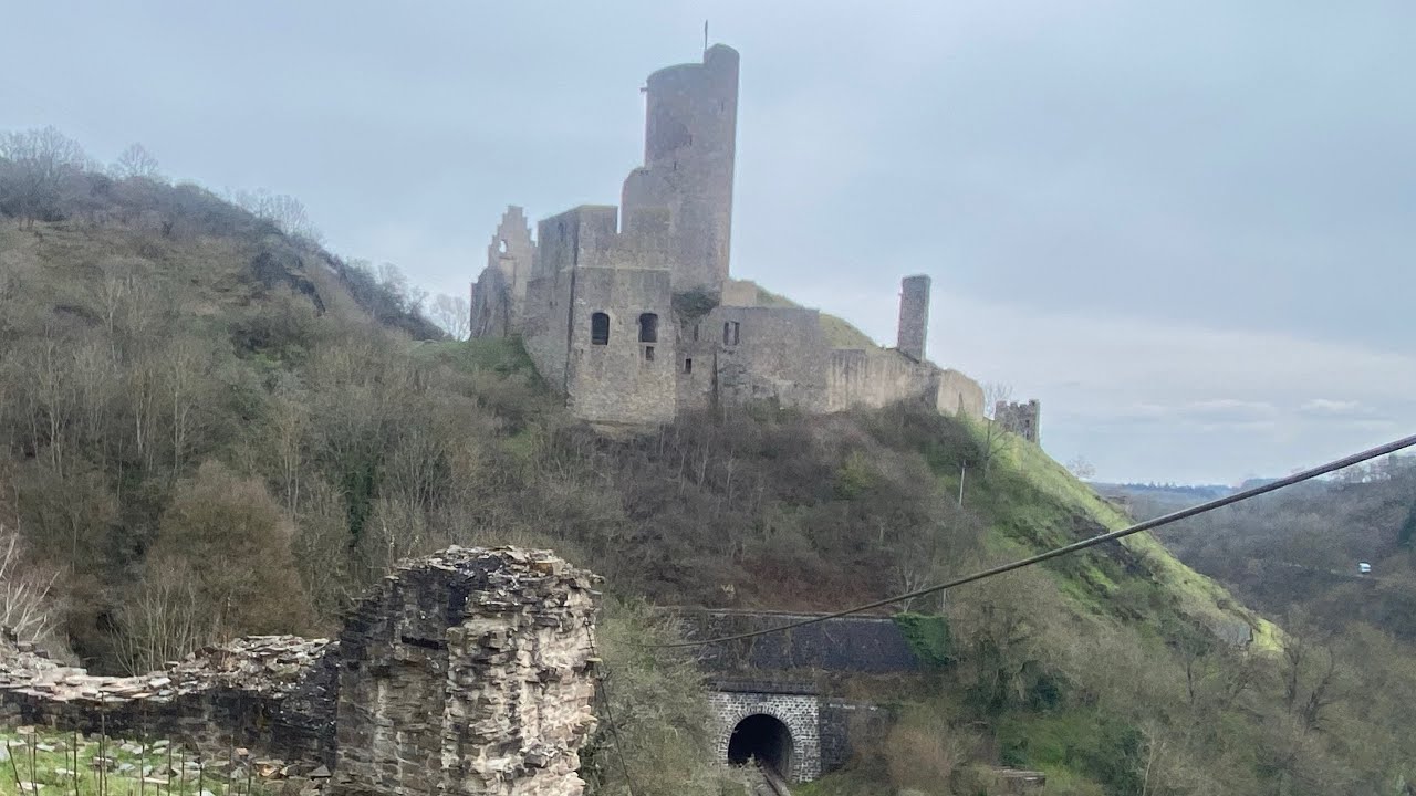 Part 1 Burgruine Löwenburg bei Monreal