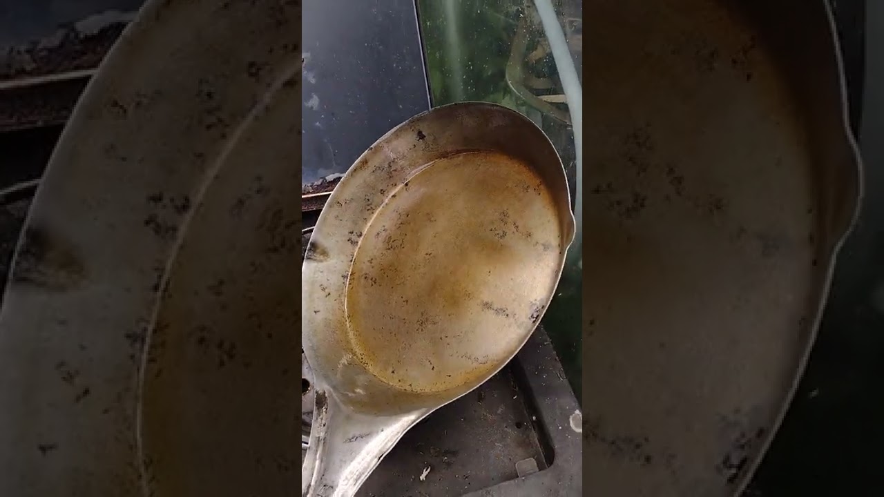 Seasoning a Cold Handle Carbon Steel Pan -National 42. #bushcraft #cooking #carbonsteel