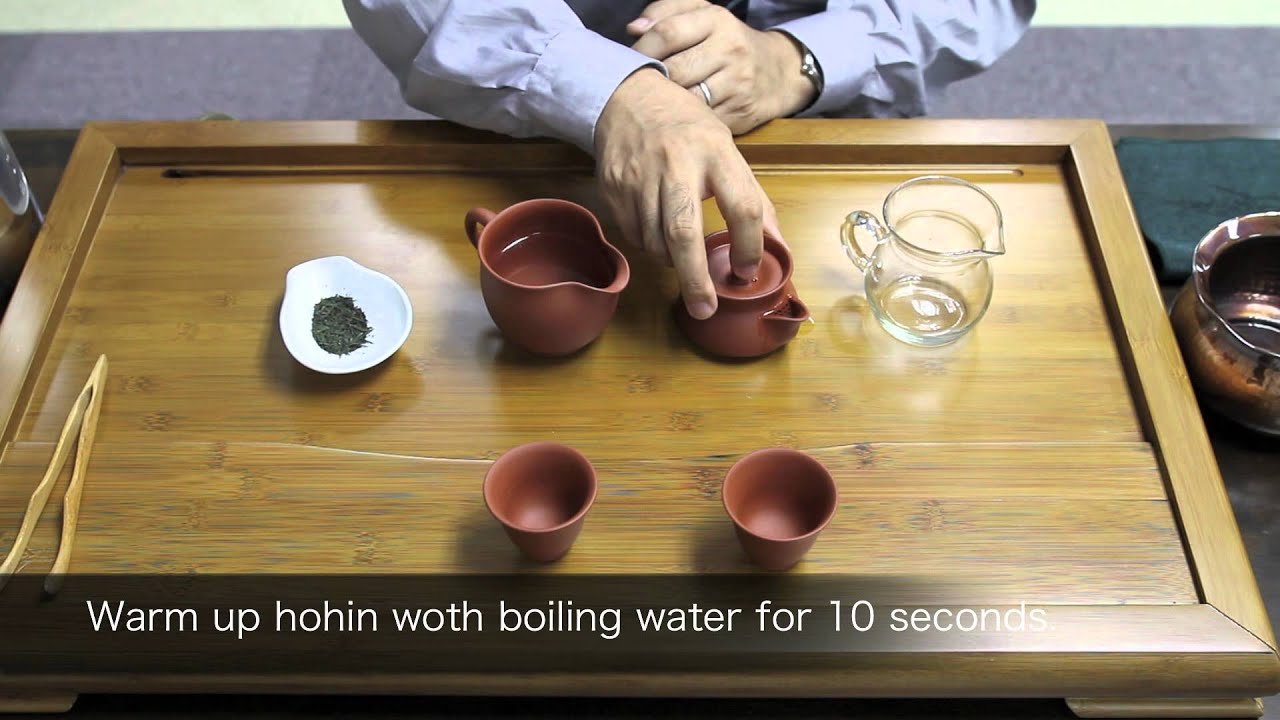 The Brewing Technique of Japanese Green Tea Using Hohin/ 宝瓶を用いた日本茶のいれかた