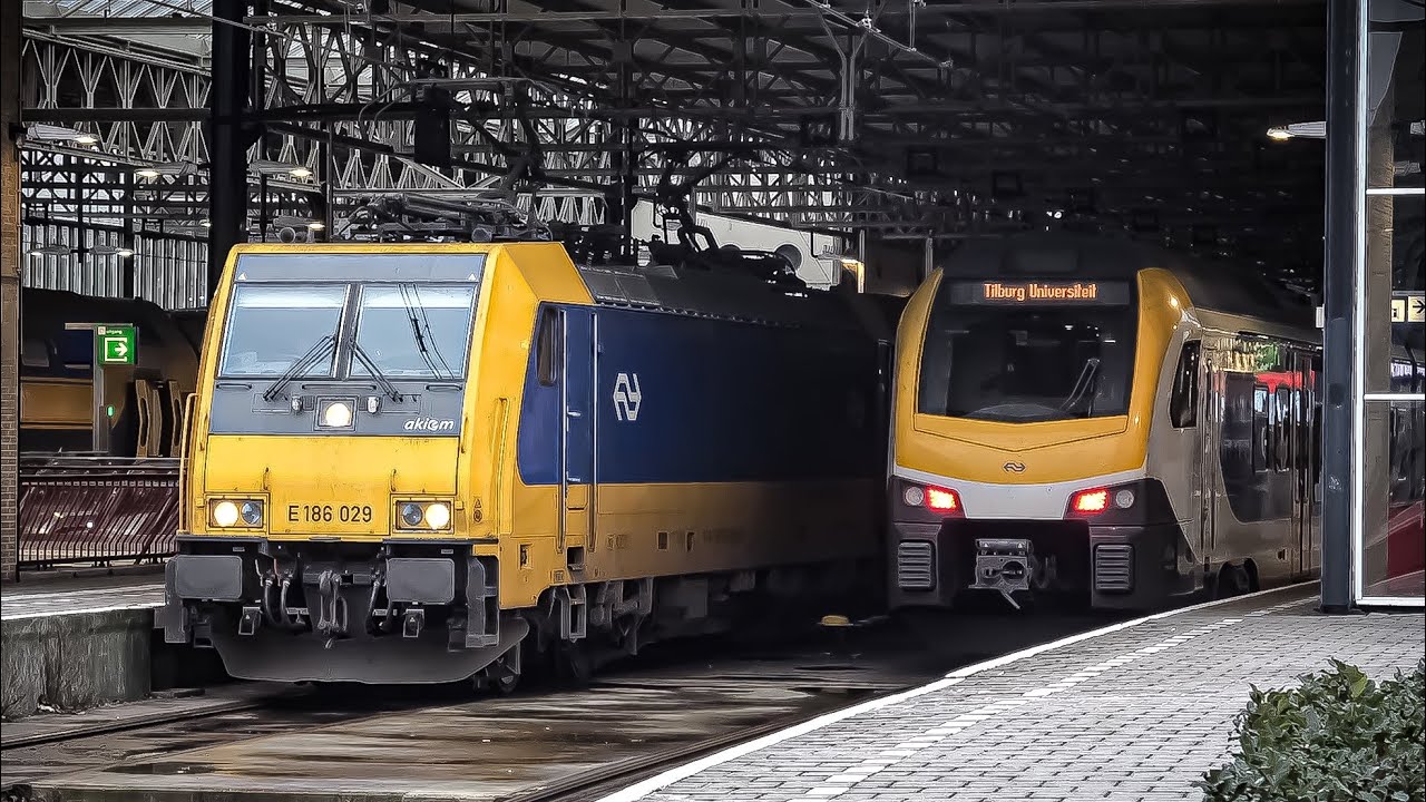 Train at Eindhoven Centraal (4K) 31-12-24