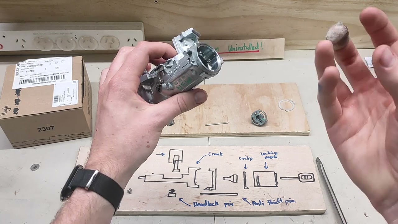 VW Ignition Barrel / Steering lock / Ignition switch failure explained. Don't make my mistake!