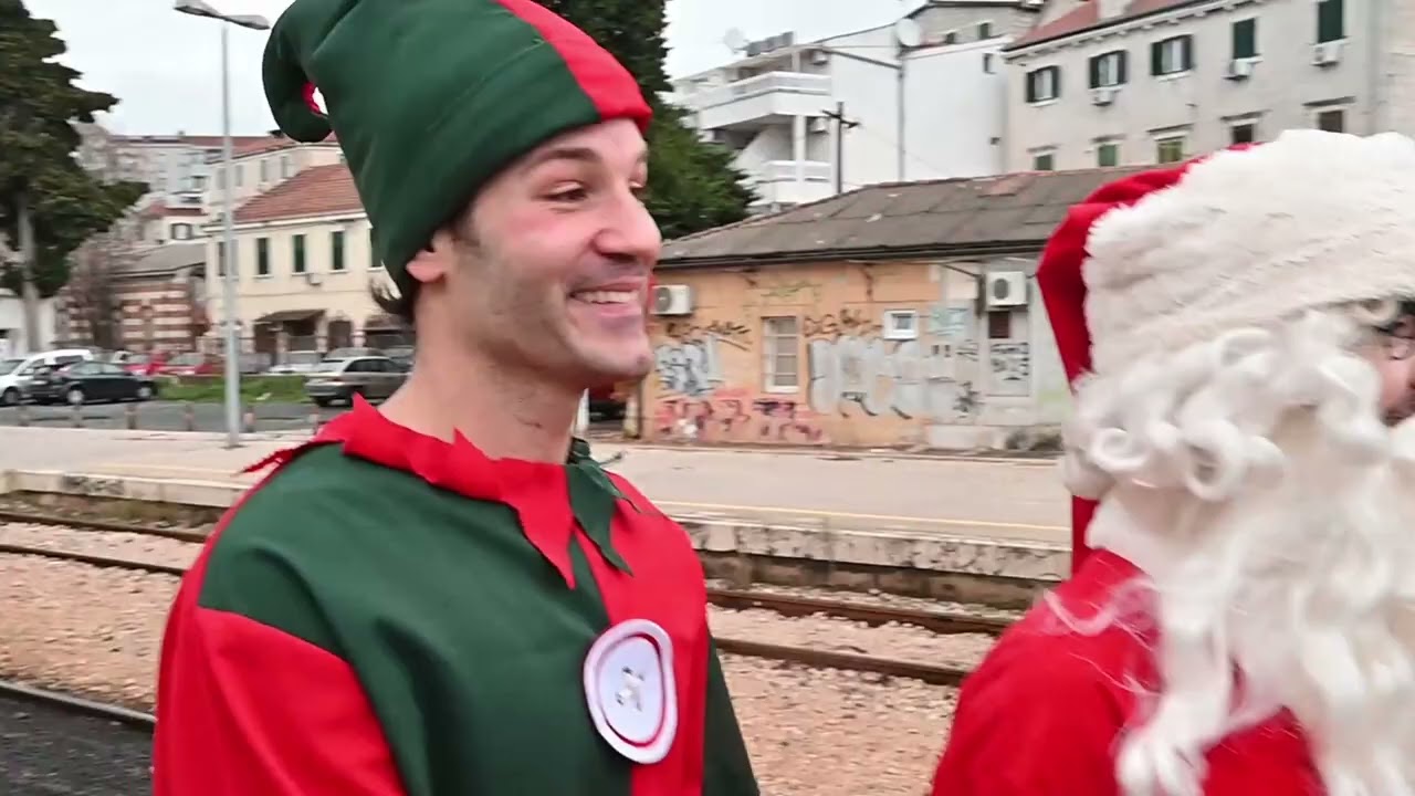 Župan u vožnji božićnim vlakom s korisnicima centra 