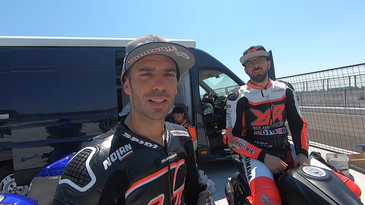 Posizione corretta dei piedi con moto da corsa in pista. Vlog #7 Marco Melandri