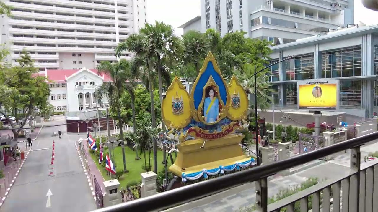 Bangkok Thailand | Holiday Inn Phloen Chit Road to Ratchaprasong Skywalk | Central World | Part 2