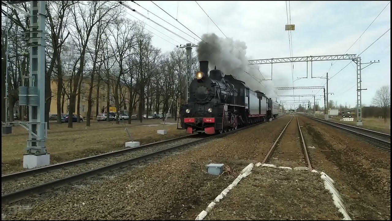 Паровозы ЭР-791-94 и ЭР-796-46 с ретро-поездом