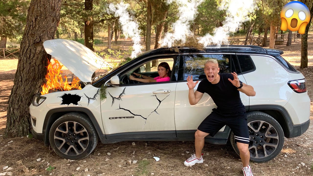 ELENA VA A SBATTERE CON LA MACCHINA CONTRO UN ALBERO!! *scherzo a Remo*