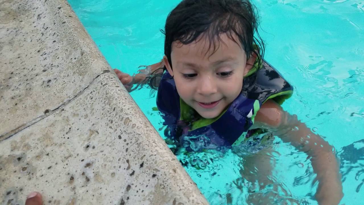 La sofia ya sabes mantenerce derecha con su chaleco- vlogs en español