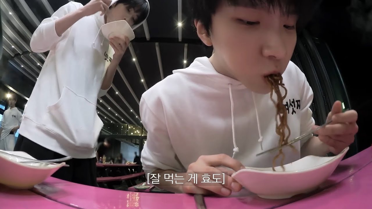 어느 음식을 먹을까나 렛미츄즈원 ♡ 운학 먹방 모음