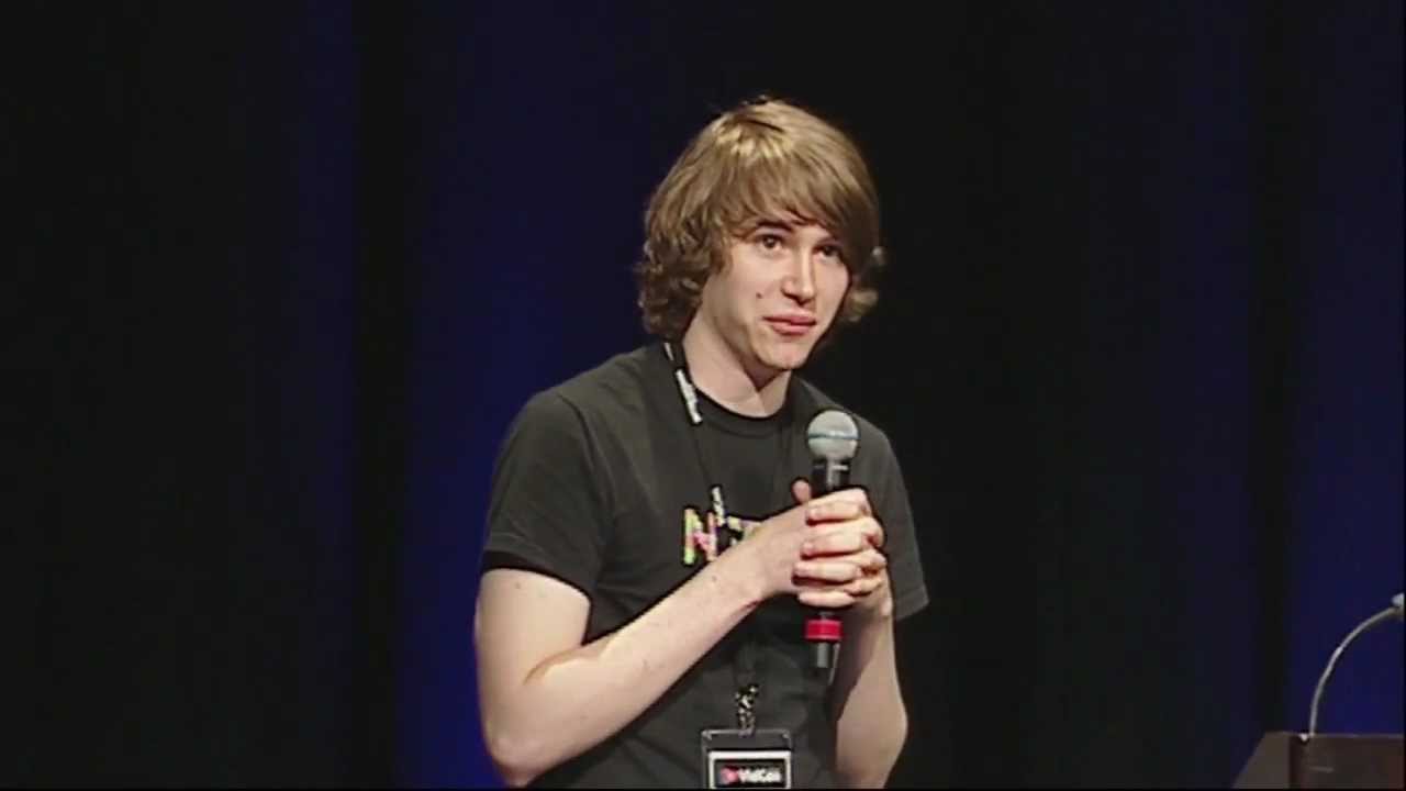 VidCon 2011: Charlie McDonnell (Live)