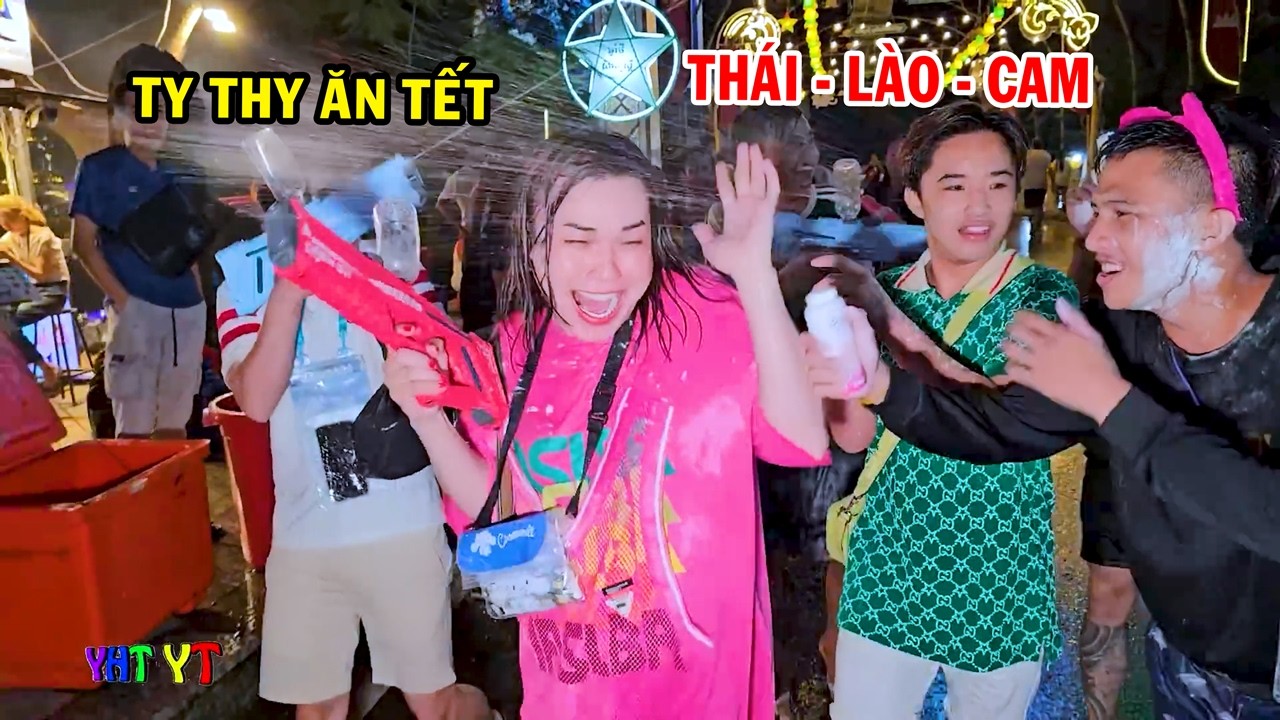 Ty Thy ch&uacute;c Tết Th&aacute;i Campuchia lễ hội t&eacute; nước - Ty Thy Vlog Gỏi đu đủ