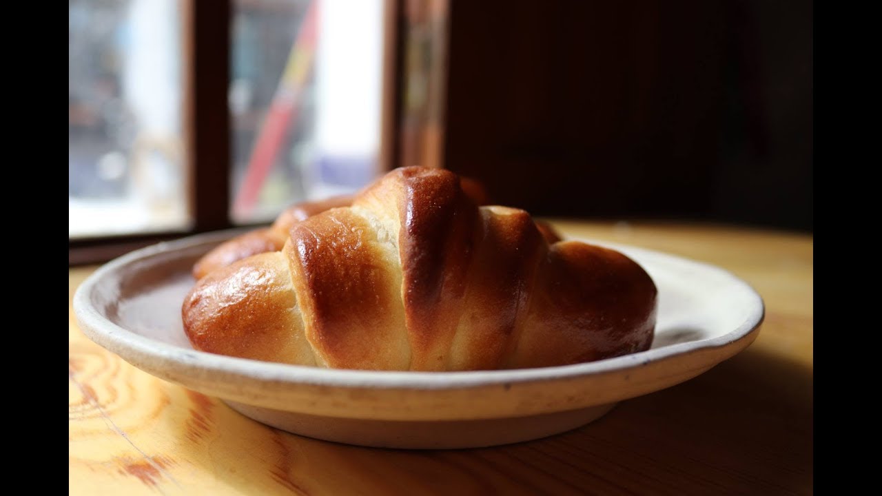 Croissant de brioche tipo portugués