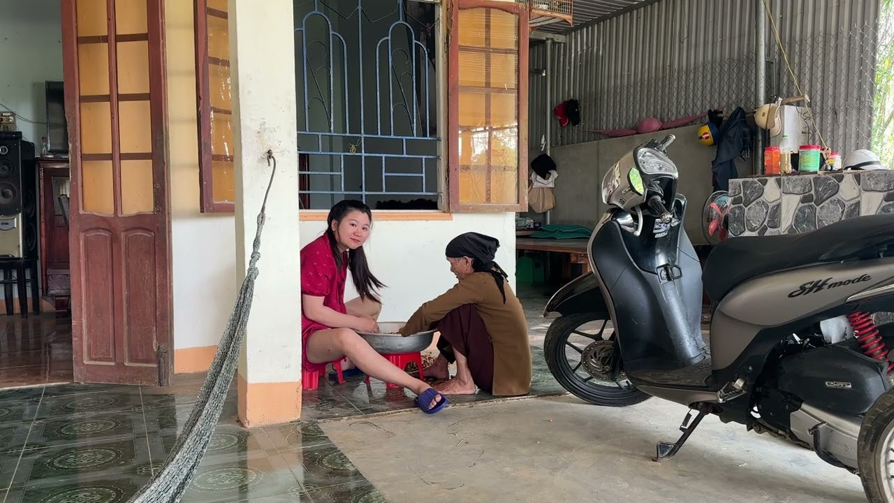 Một ngày về làm phụ nội
