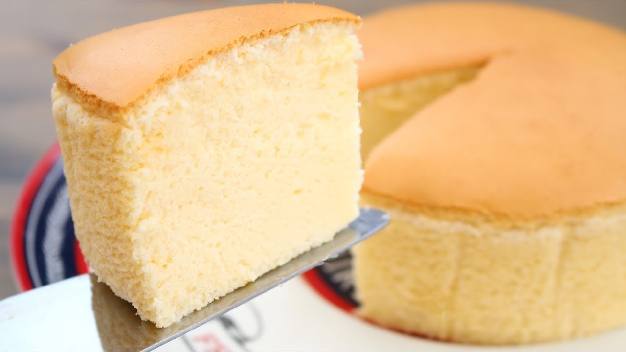 Jiggly Fluffy Japanese Sponge Cake
