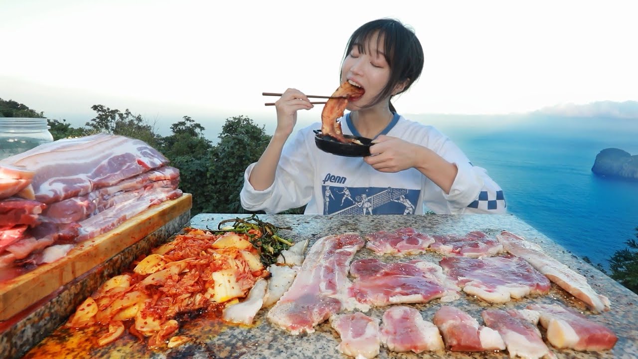 울릉도3) 돌판에 구워먹는 김치삼겹살 먹방🥓 집주인분이 실망하셨어요..
