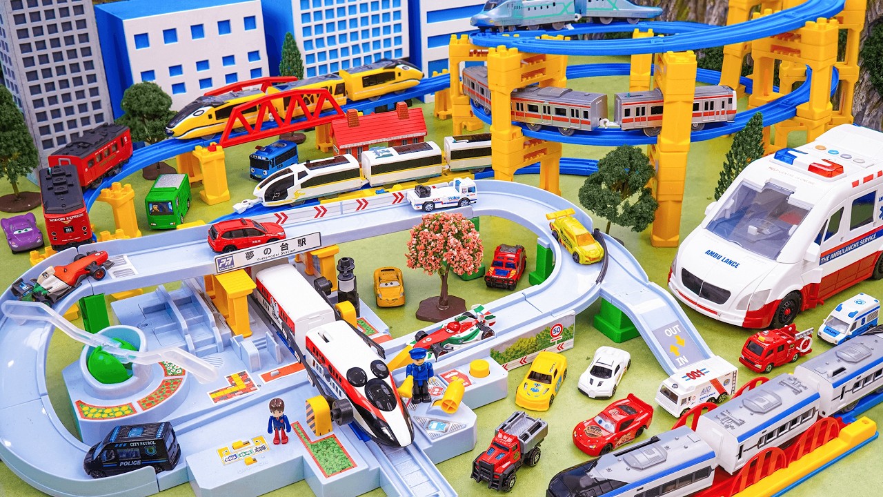 Plarail Shinkansen ☆ Construction of Jumping Railroad Crossing Station &  Pedestrian Overpass 🚇