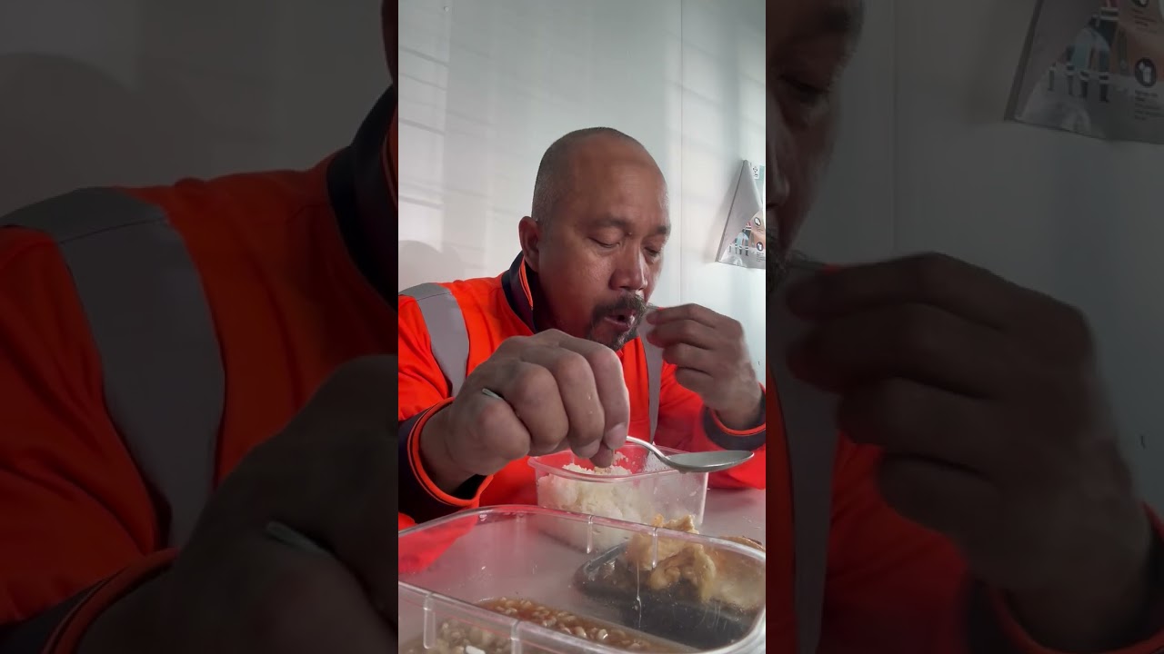  Buhay construction workers sa Newzealand guys ulam noddles lng at tuyo Payts na sa akin 