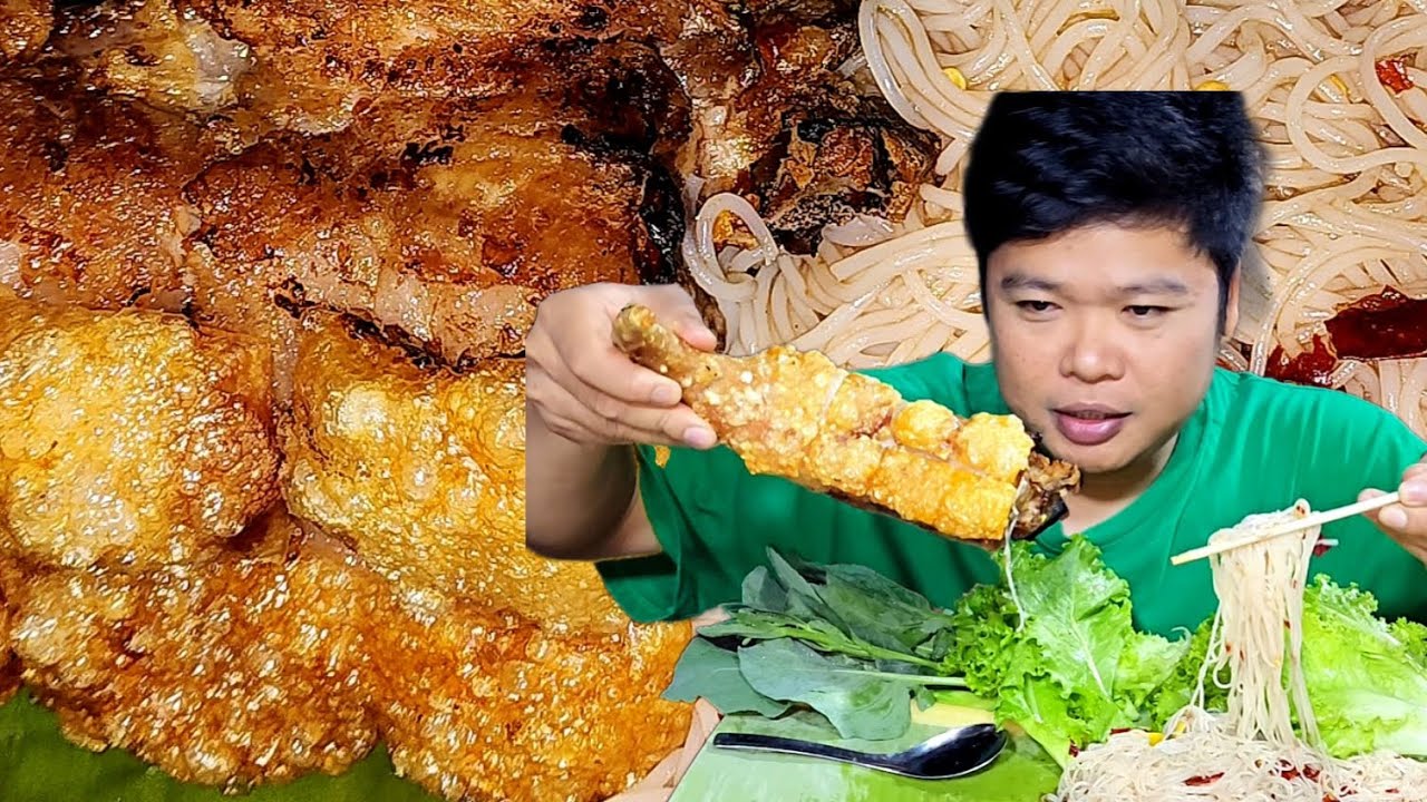 หมูกรอบแกล้ม​ตำ​ซั่​ว​ขนมจีน​เผ็ด​ๆ​แซ่บคักขนาด#หมูกรอบ #mukbang #food #eatingshow #