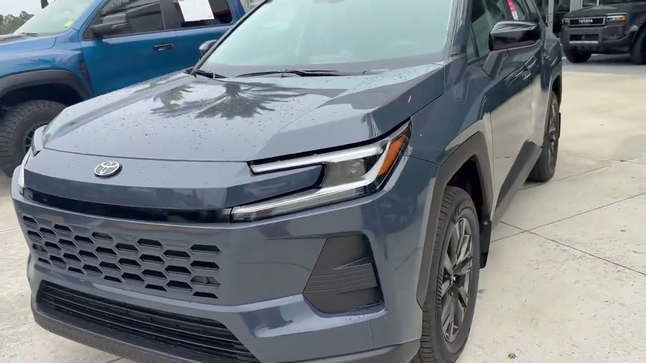 Toyota RAV4 XLE Premium 2026 года выпуска, цвет Storm Cloud, только что поступила в продажу!!!!! ...