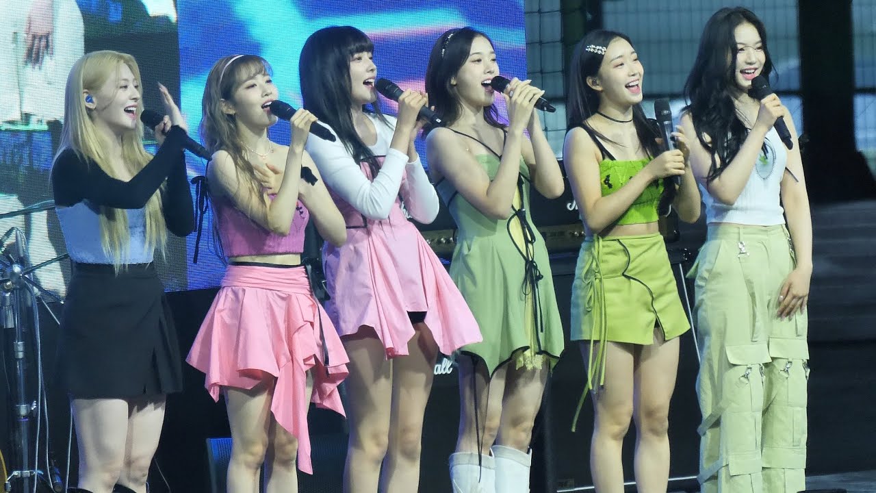 220922 스테이씨 STAYC - 런투유 & 뷰티풀몬스터 & SO BAD (서울과기대축제) 직캠 fancan by zam