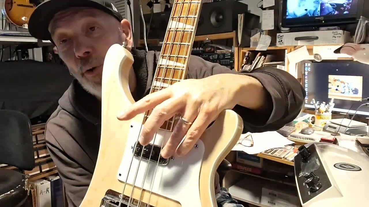 2024 Rickenbacker bass demo. THIN NECK AND ONE TRUSS ROD!