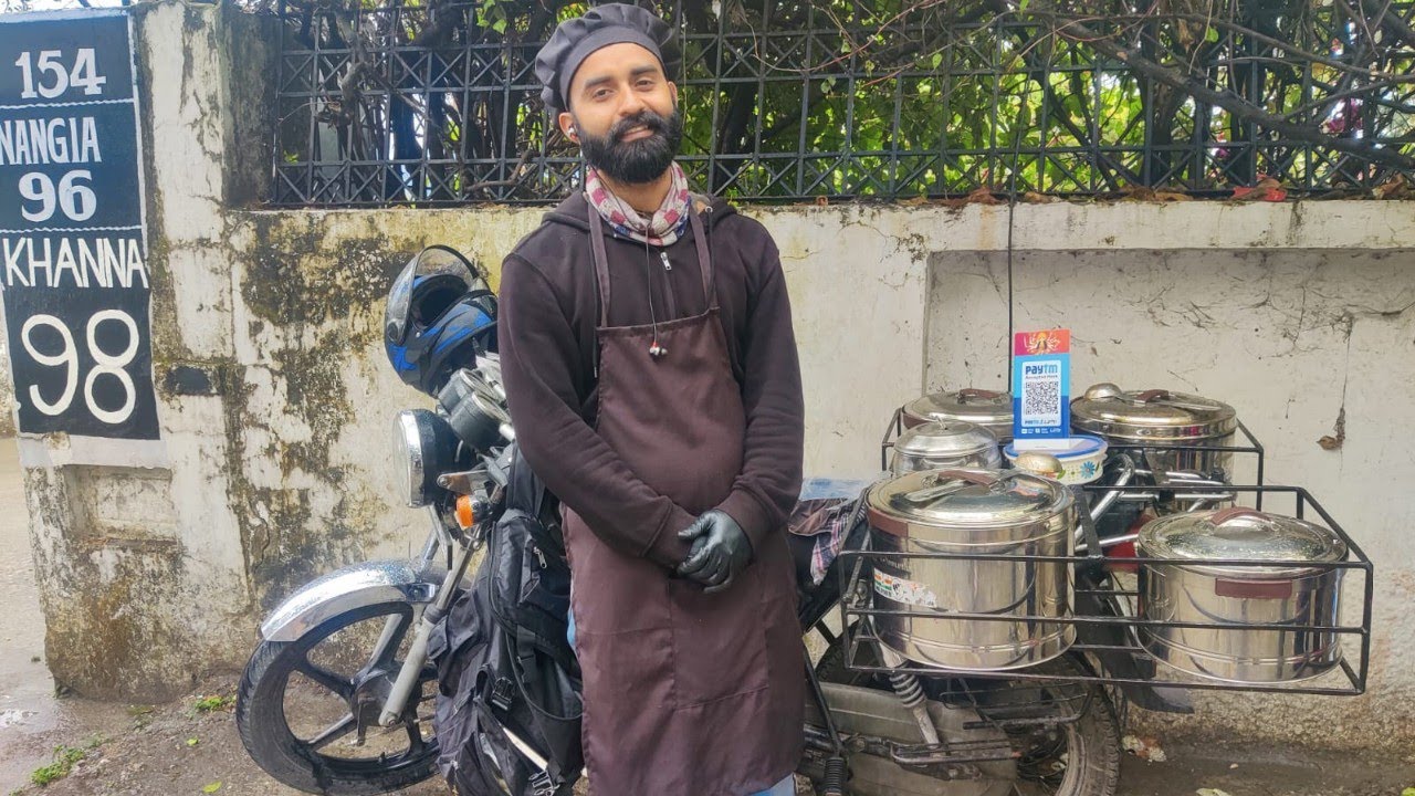 A Roadchef Guy Selling Best And Tasty Food On his bike🔥|| Dehradun Street food #mutton #chicken