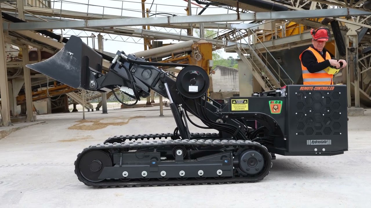 Pocketbucket | Conveyor Belt Cleaning | MDB Remote Controlled Machines for Extreme Conditions