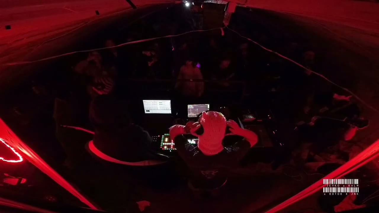 LIVE HYPNOTIC TECHNO TO MENTAL AT ONE PERCENT