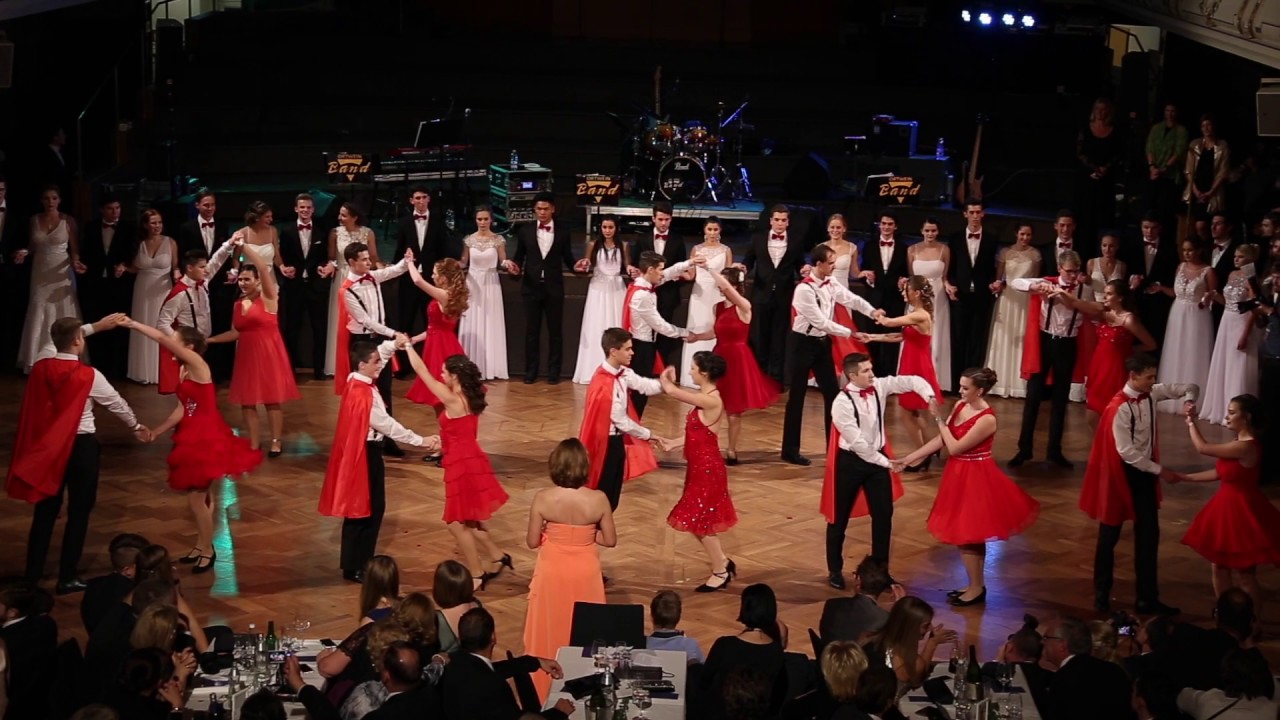 Tanzschule Schweighofer Wiku Ball 2016 Vierter Tanz Modern. Thema: Heroes
