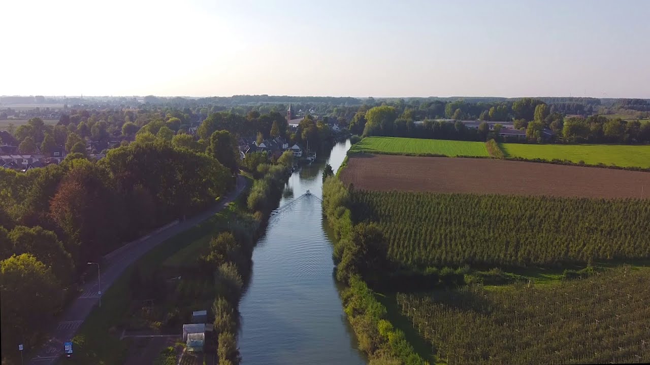 Vogelvlucht over het mooie dorp Deil