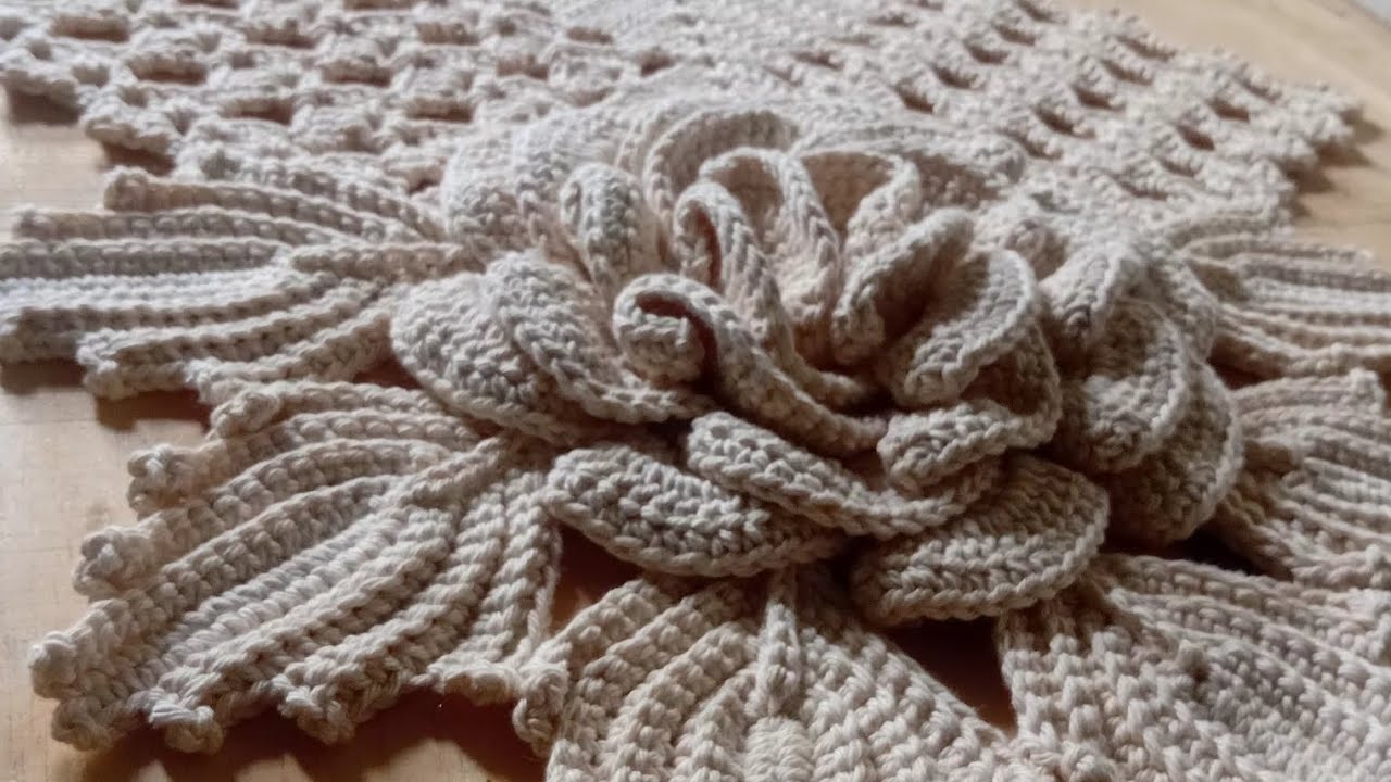 Trilho de mesa mega rosa 🌹    #crochet 