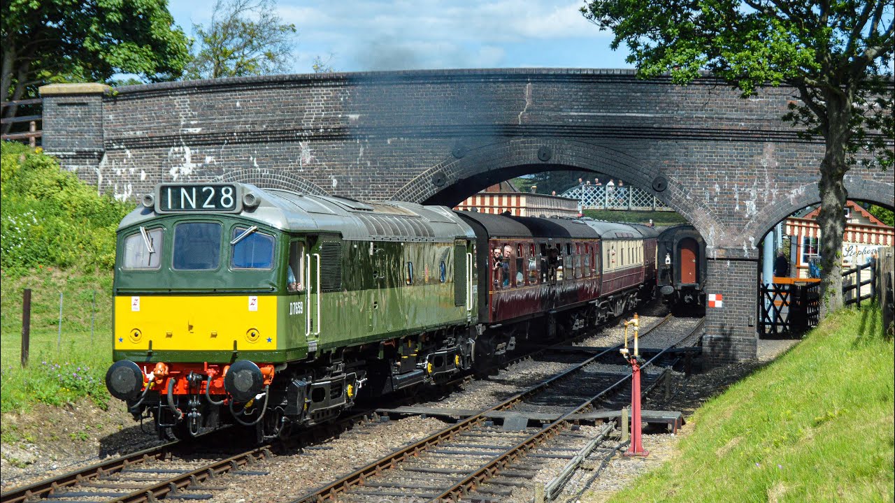 Rat N That - D7659 in action at The North Norfolk Railway