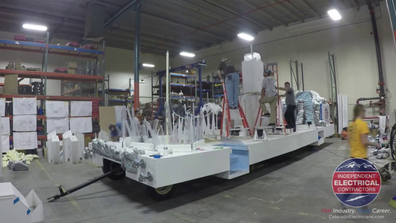 IECRM Float-Build Timelapse - The Sparkling Ice Castle