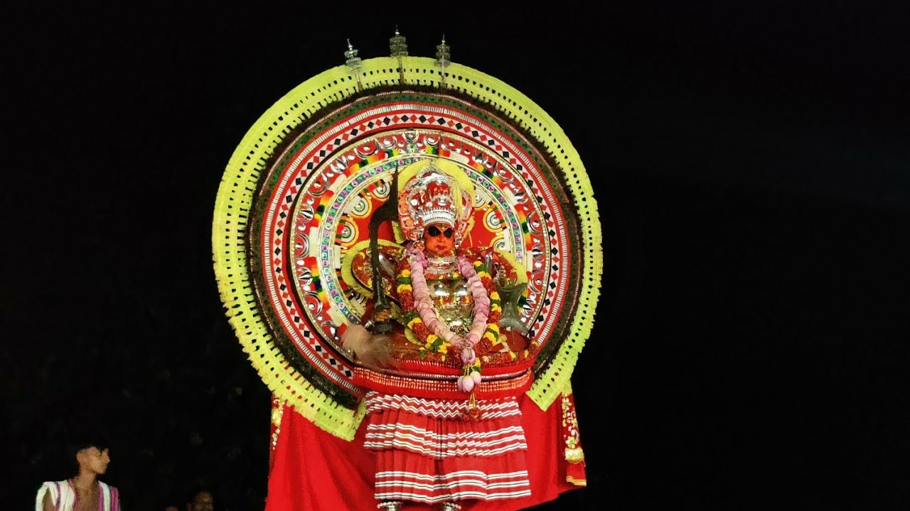 പുല്ലായ്ക്കൊടി ചാമുണ്ഡി സമാപന മൊഴി #theyyam #kasaragod #chamundi #pullaikodi #travel