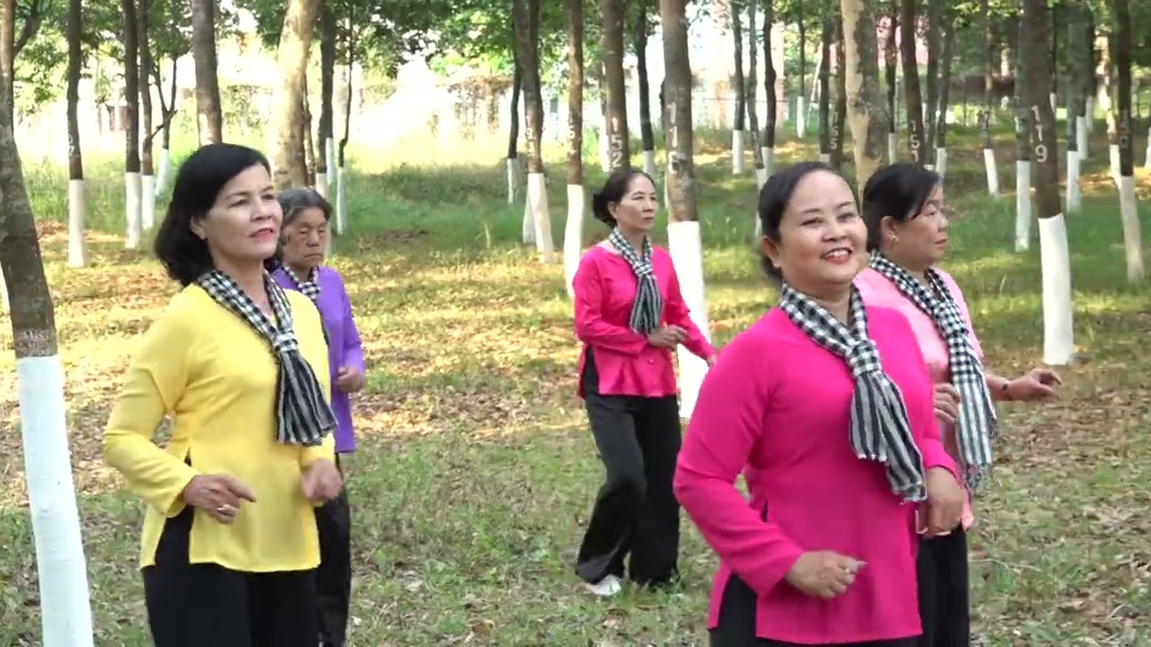 Chi Hội  Phụ Nữ Khu Phố  Mỹ Hiệp Dự Thi Chủ Đề Rạng Rỡ Non Sông của chi hội Phụ Nữ Phường Tân Đông H