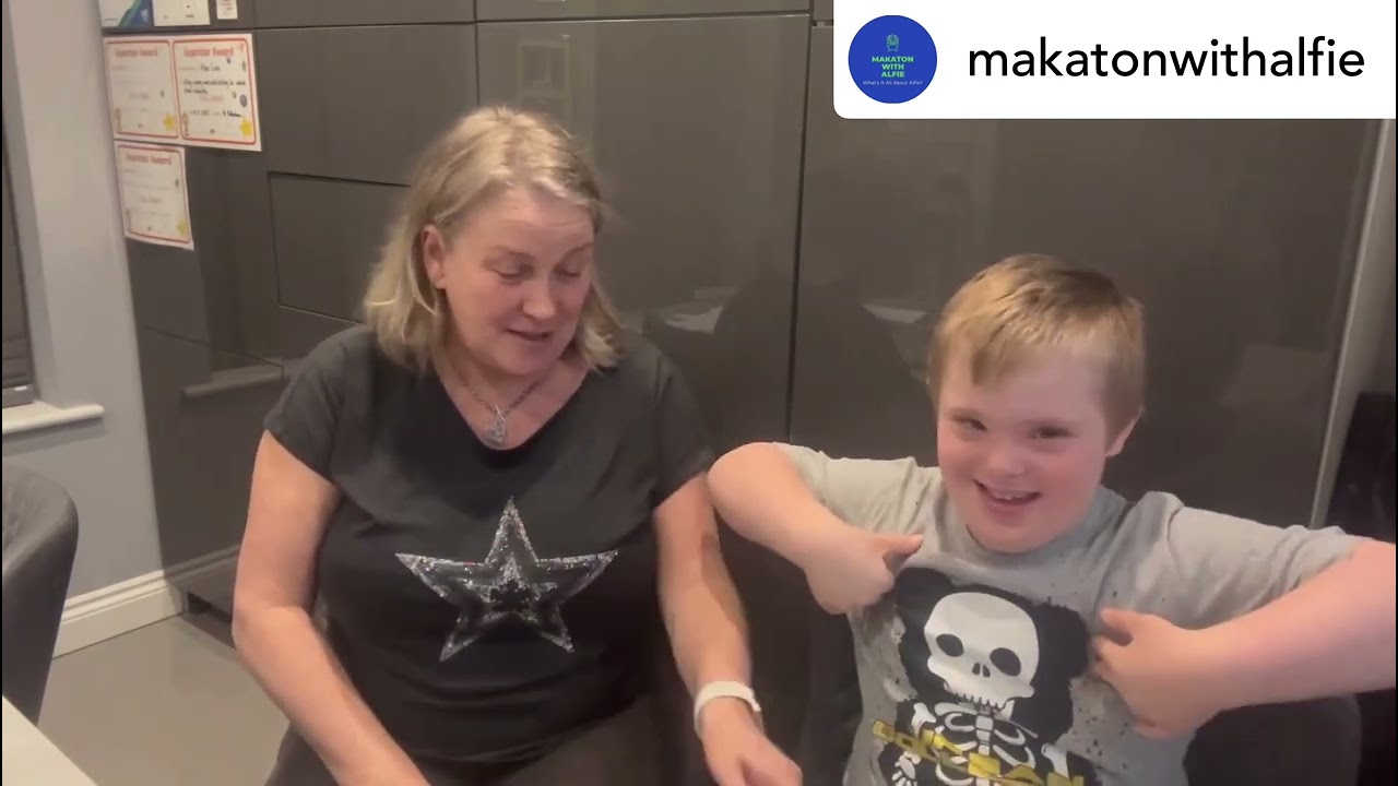 Makaton for &lsquo;PLEASE&rsquo; 🙏