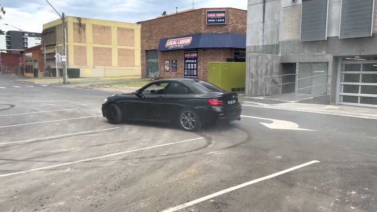 M240i Carpark Doughnuts