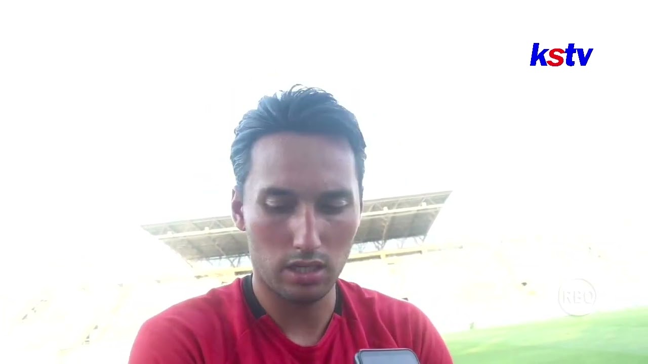 KEDIRI - TERLANJUR NYAMAN DAN BETAH, EZRA WALIAN PILIH BERTAHAN DI PERSIK KEDIRI