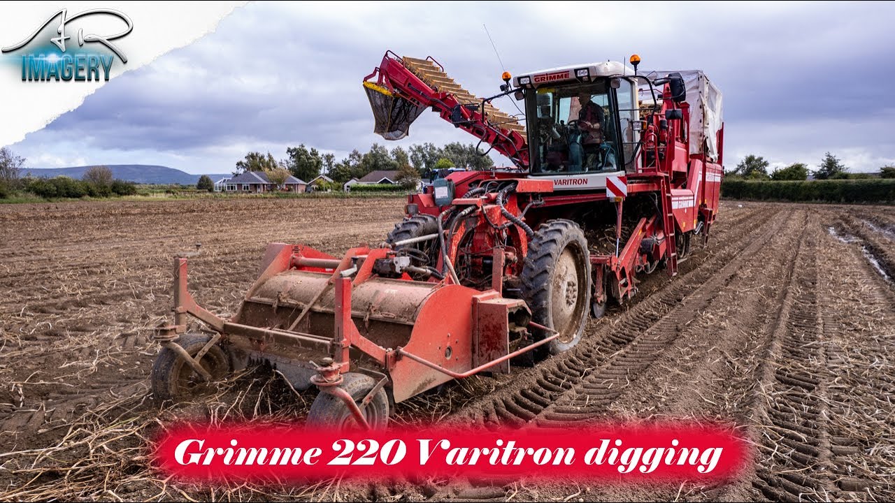 Grimme 220 Varitron digging potatoes