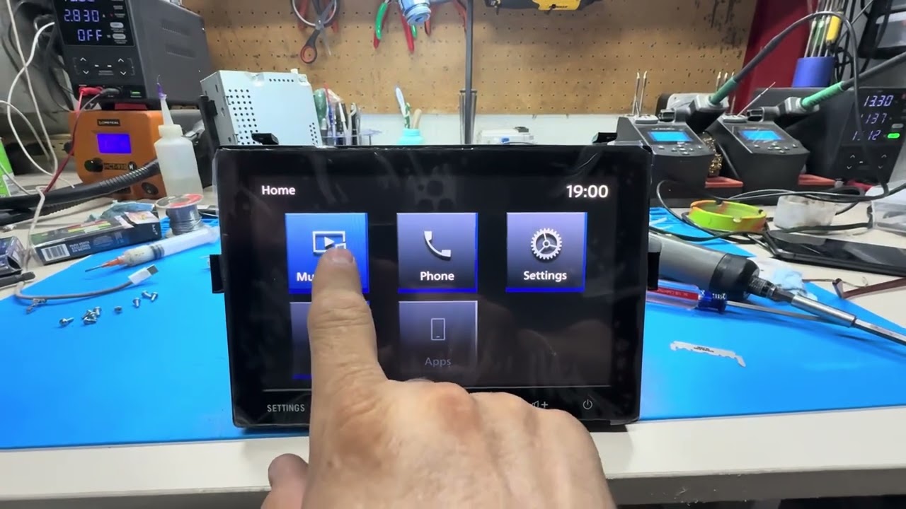Falla de touch estéreo de pantalla Mitsubishi Outlander le damos solución 