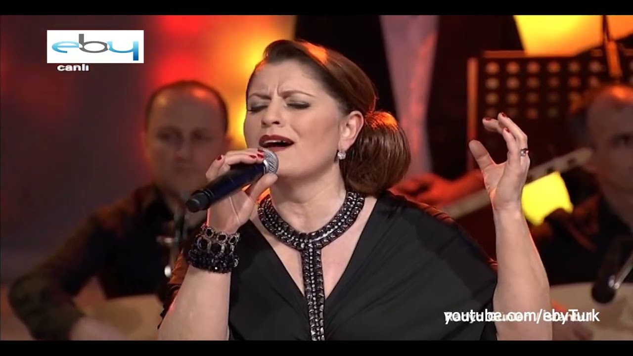 Zülüf Dökülmüş Yüze