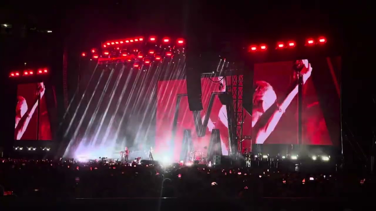 Personal Jesus - Depeche Mode live San Siro 2023