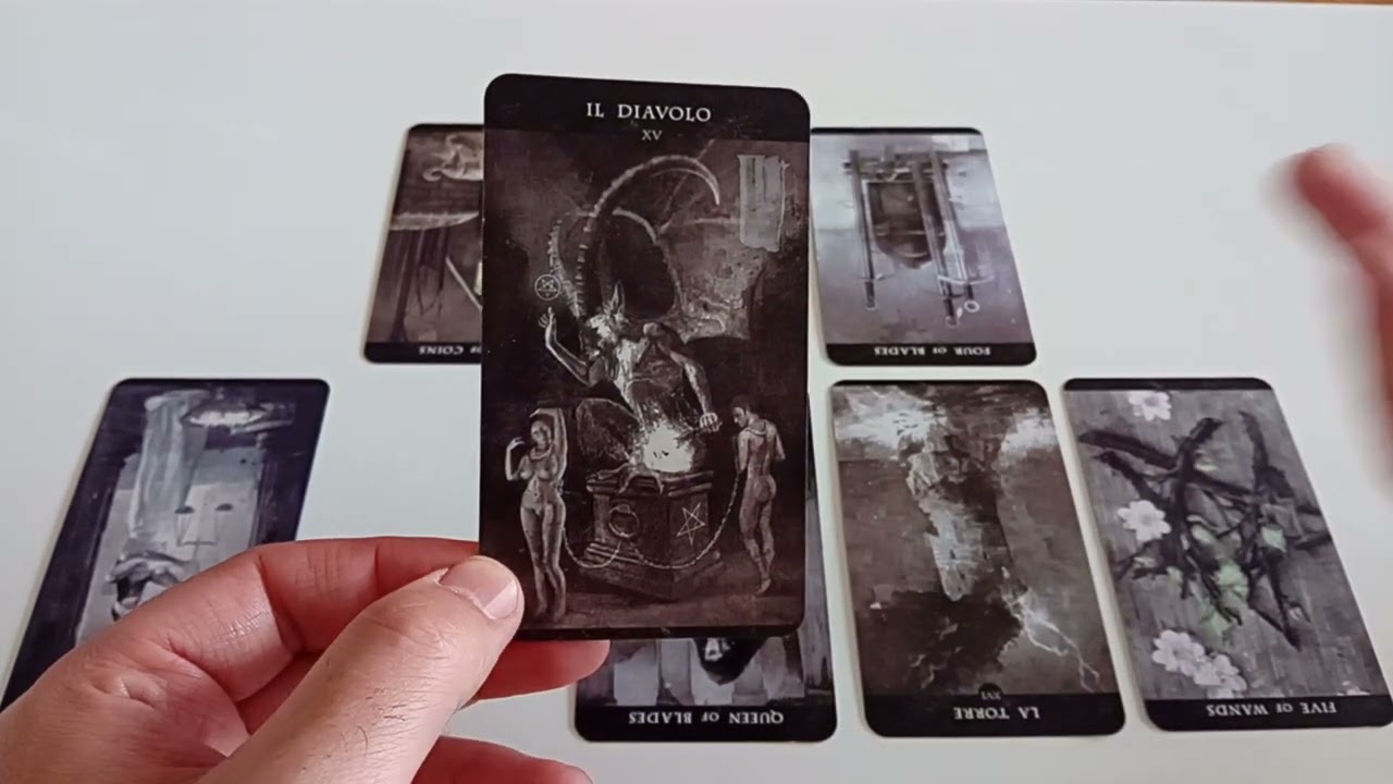 Какво прави в момента 🪮🤫🎬