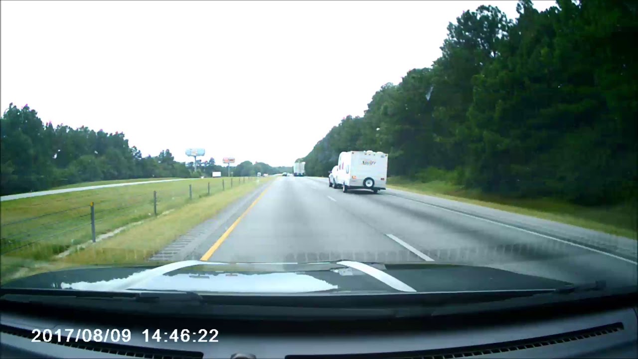Single Axle / Travel Trailer / RV tire blowout