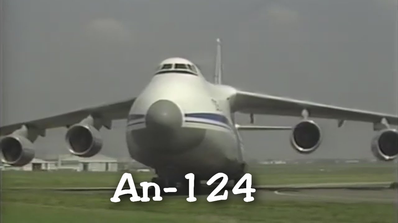 An-124. First appearance at the Le Bourget air show 1985 / Ан-124. Первое появление. Ле Бурже 1985.