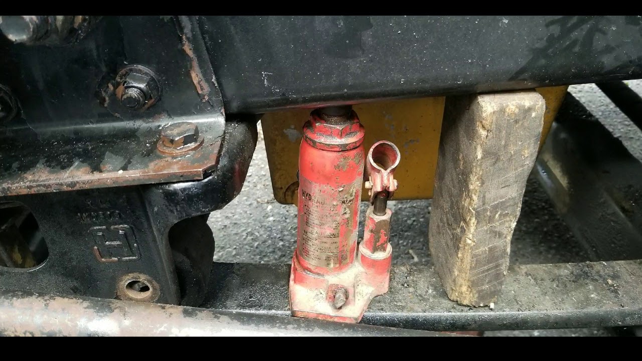 2007 Freightliner Century steer axle leaf spring bushing replacement