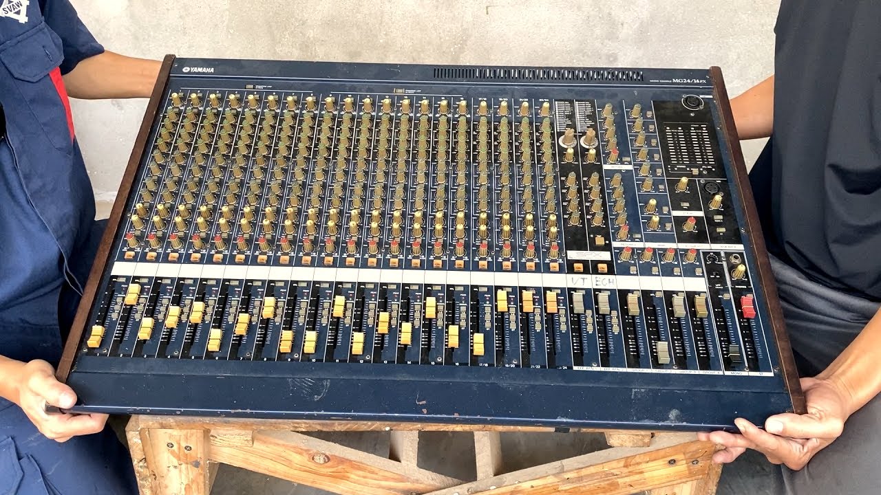 Mr.Electricity project - Restoration YAMAHA mixing console MG24/14FX