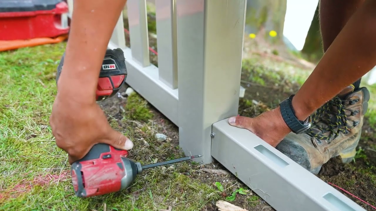 How To Build A Vinyl Picket Fence | Estateline™