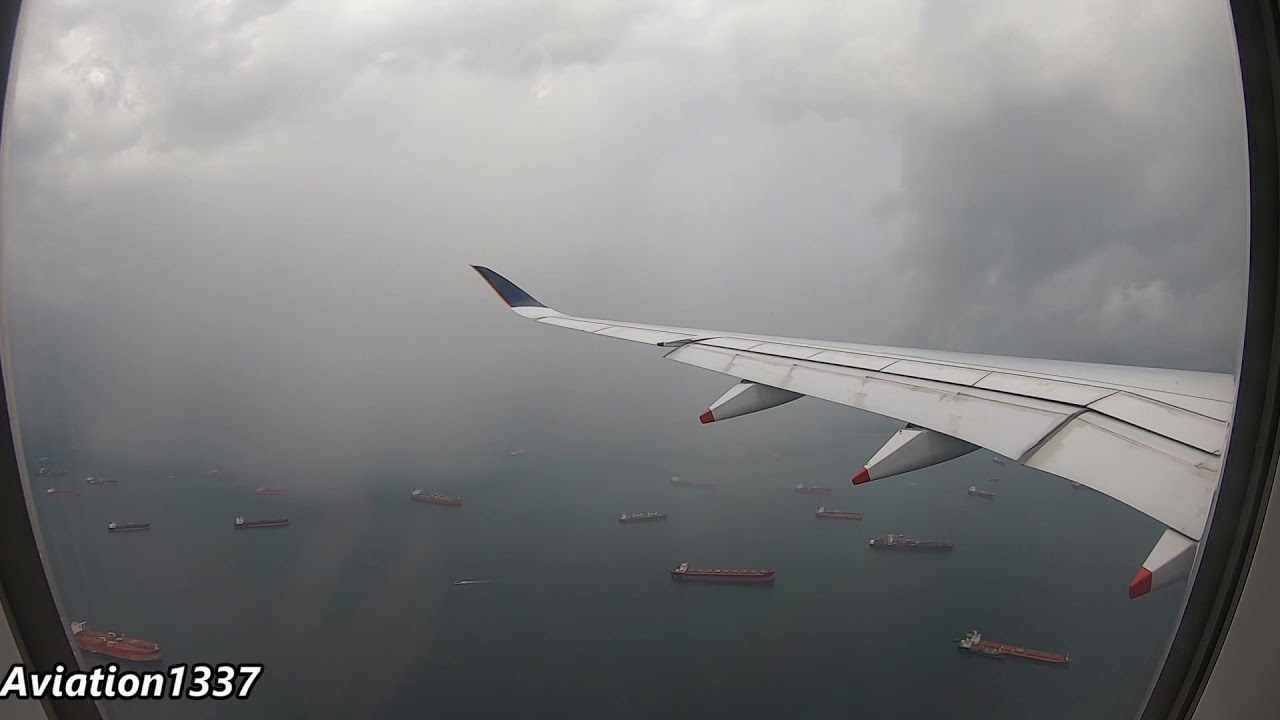 Landing In Cloudy And Dark Singapore Changi - Singapore Airlines - A350 - CPH - SIN