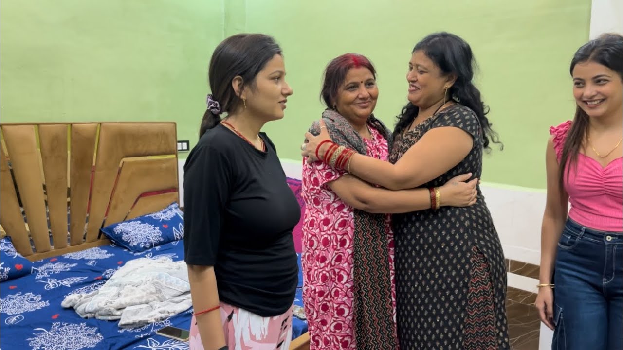 गृह प्रवेश में आए बहुत सारे GIFTS ||